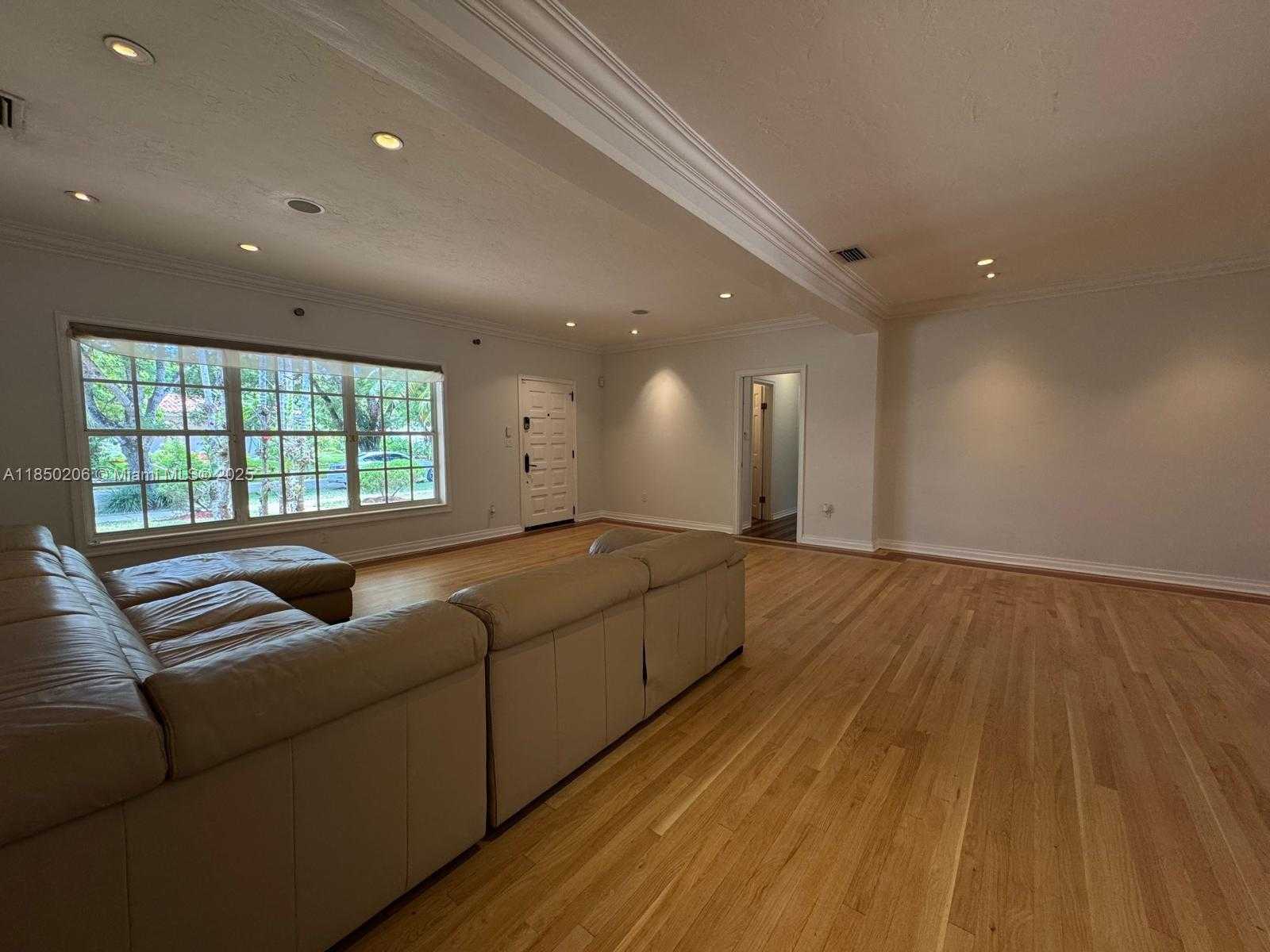 Small Image of 1512 CERTOSA AVE #1512, Coral Gables Number 29