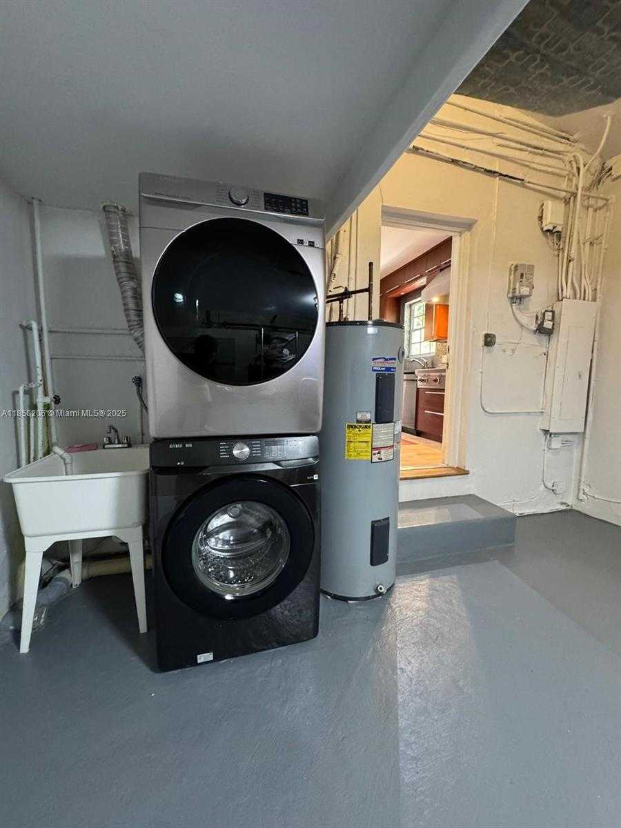 Small Image of 1512 CERTOSA AVE #1512, Coral Gables Number 36