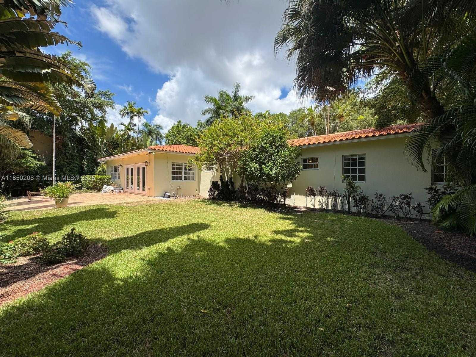 Small Image of 1512 CERTOSA AVE #1512, Coral Gables Number 7