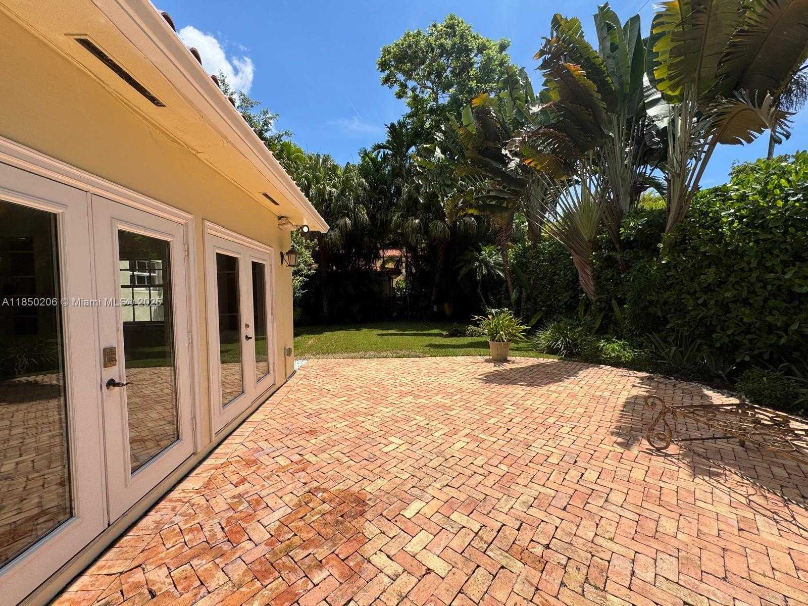 Small Image of 1512 CERTOSA AVE #1512, Coral Gables Number 8
