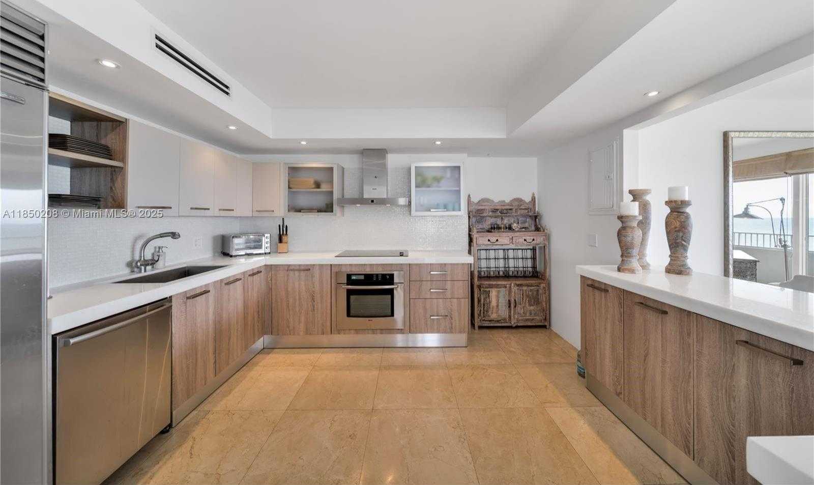Small Image of 199 OCEAN LANE DR #901, Key Biscayne Number 16