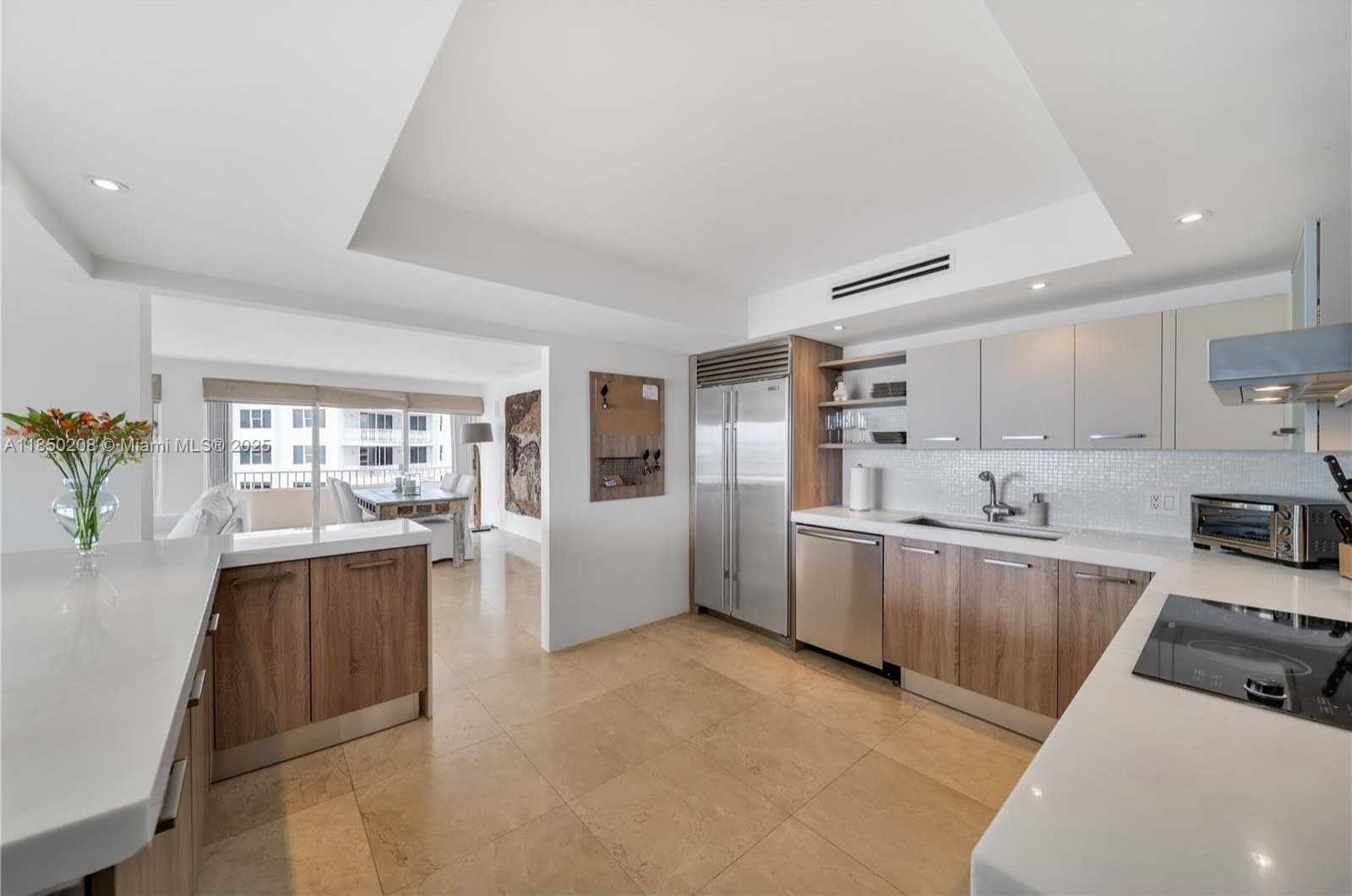 Small Image of 199 OCEAN LANE DR #901, Key Biscayne Number 17