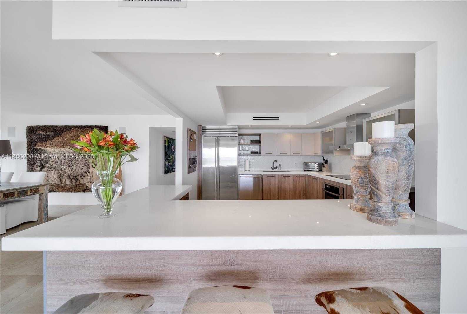 Small Image of 199 OCEAN LANE DR #901, Key Biscayne Number 19
