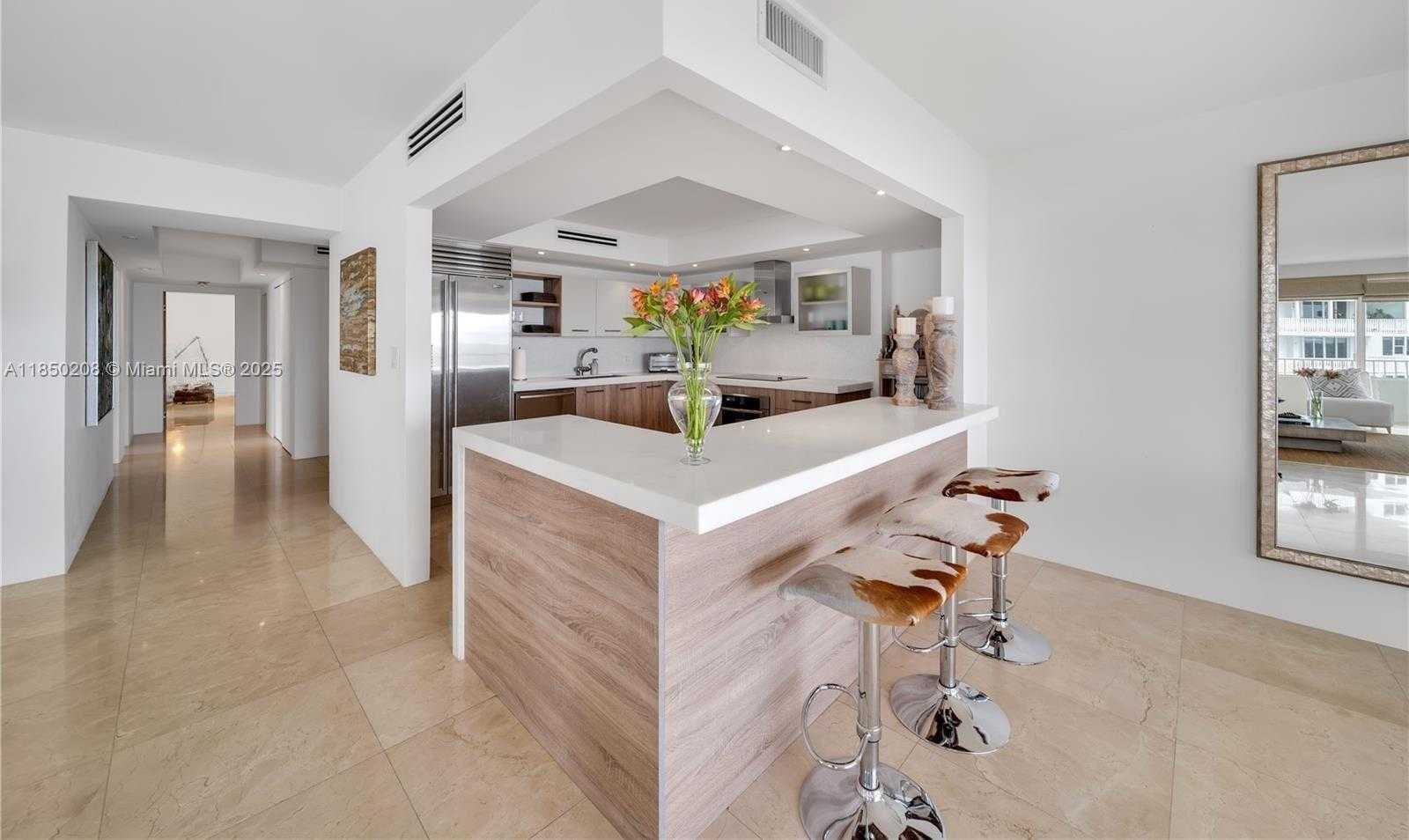 Small Image of 199 OCEAN LANE DR #901, Key Biscayne Number 20