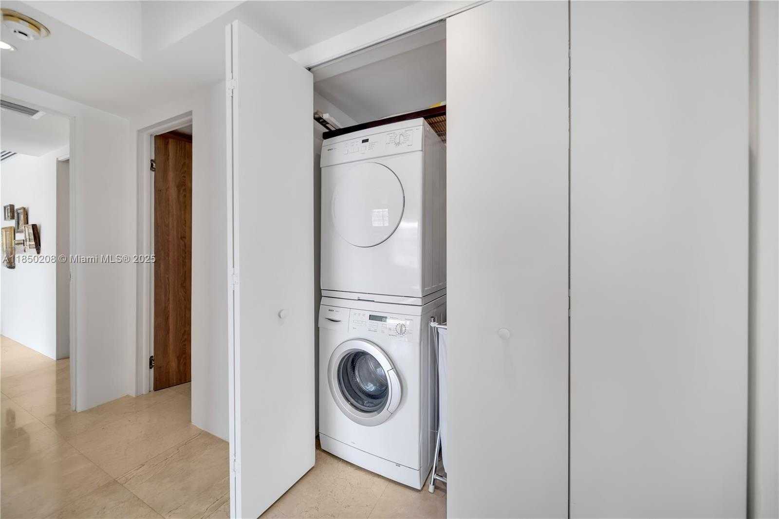 Small Image of 199 OCEAN LANE DR #901, Key Biscayne Number 27
