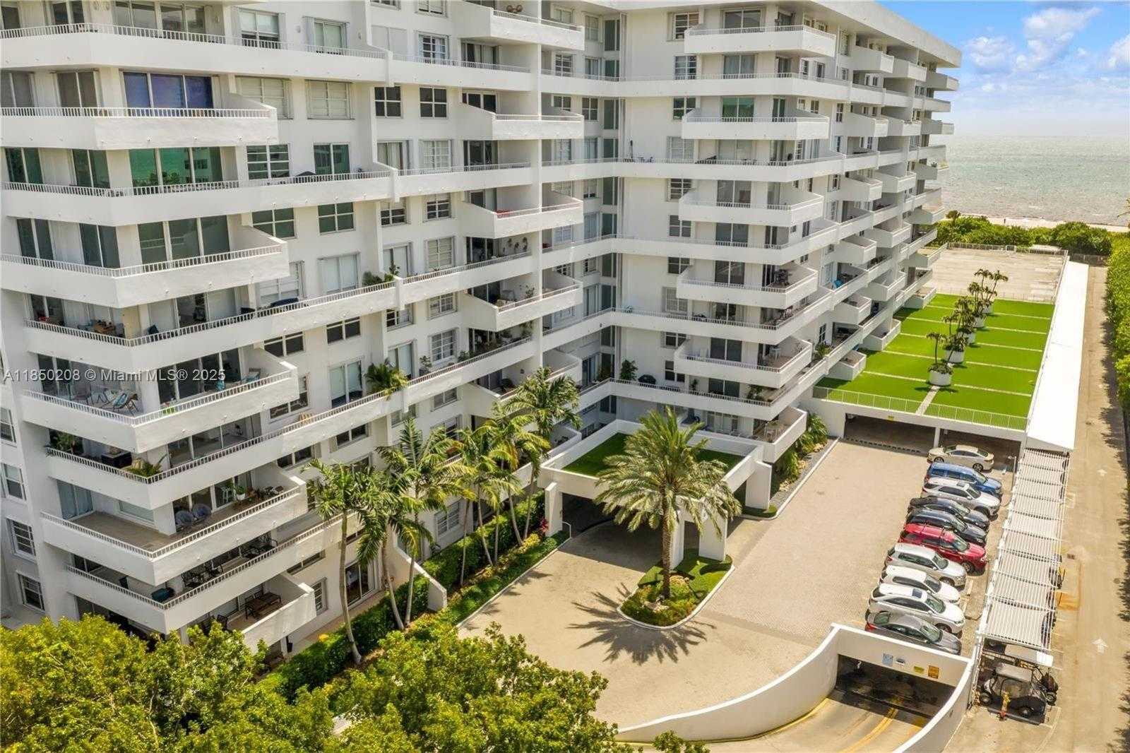 Small Image of 199 OCEAN LANE DR #901, Key Biscayne Number 31