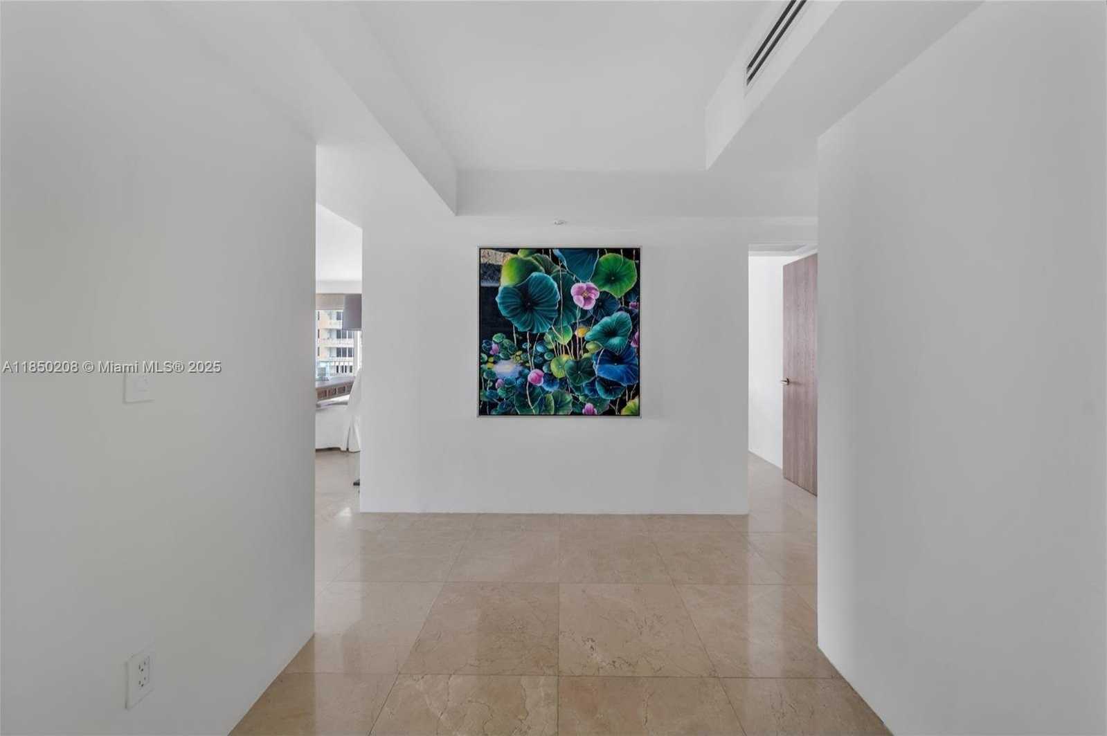 Small Image of 199 OCEAN LANE DR #901, Key Biscayne Number 5