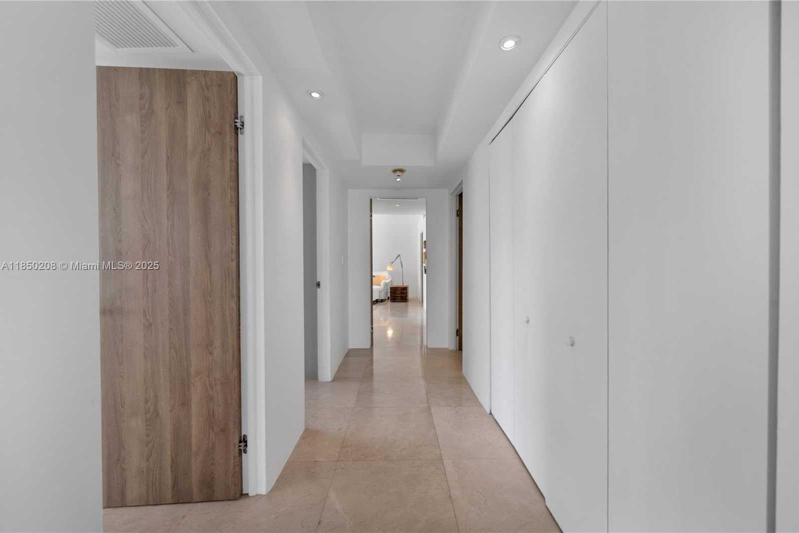 Small Image of 199 OCEAN LANE DR #901, Key Biscayne Number 7