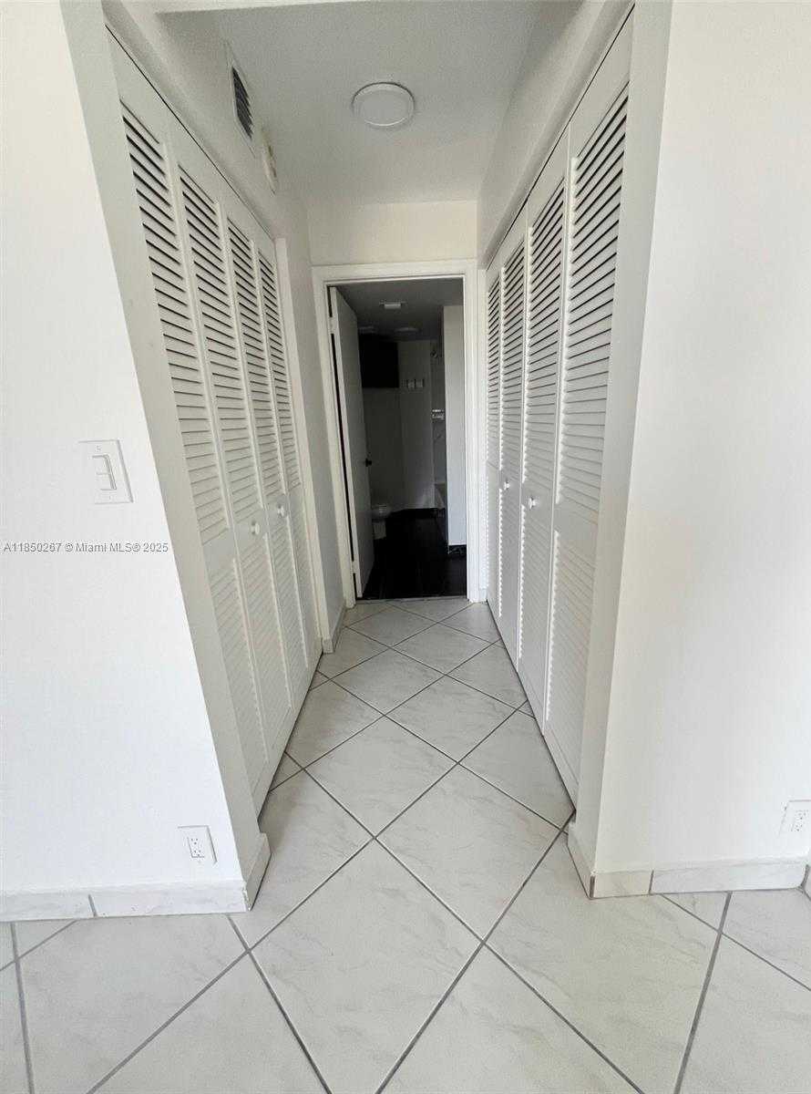 Small Image of 6767 COLLINS AVE #403, Miami Beach Number 12
