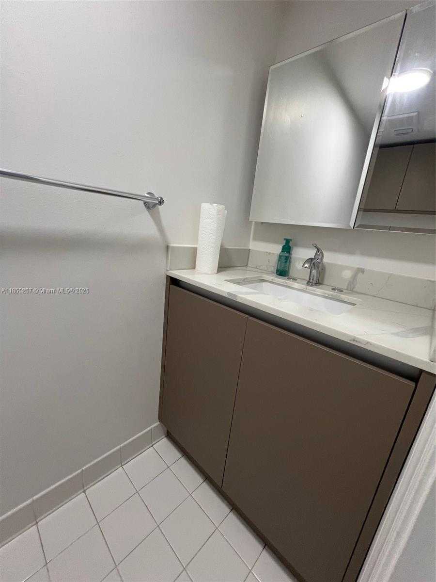 Small Image of 6767 COLLINS AVE #403, Miami Beach Number 14