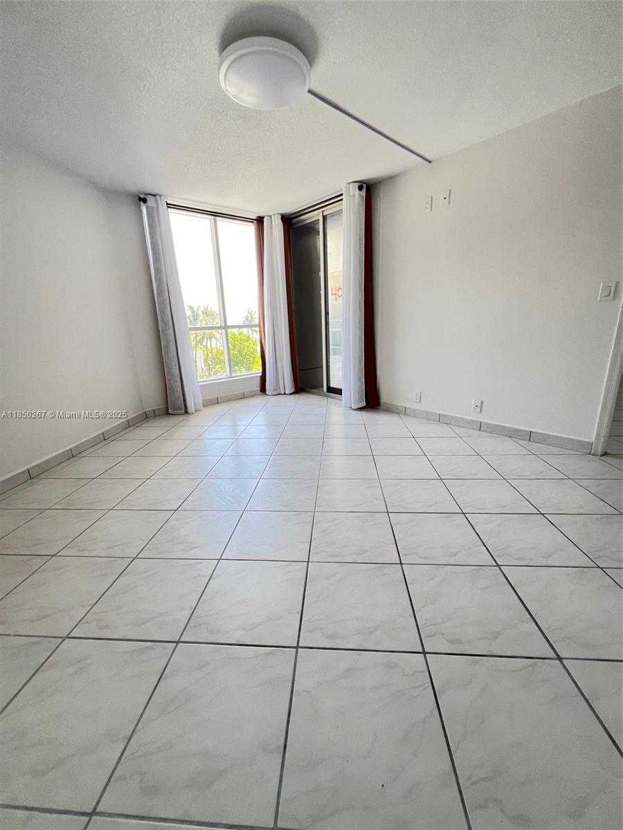 Small Image of 6767 COLLINS AVE #403, Miami Beach Number 7