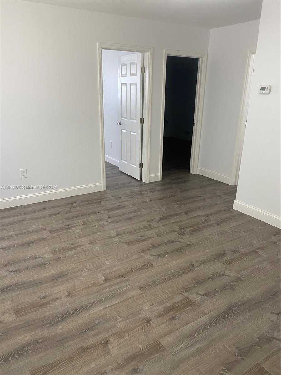 Small Image of 3156 MARY ST #C, Miami Number 3