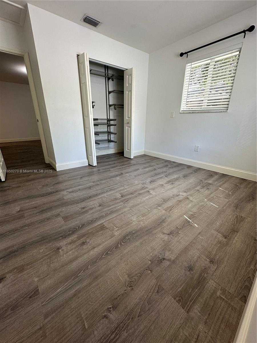 Small Image of 3156 MARY ST #C, Miami Number 7