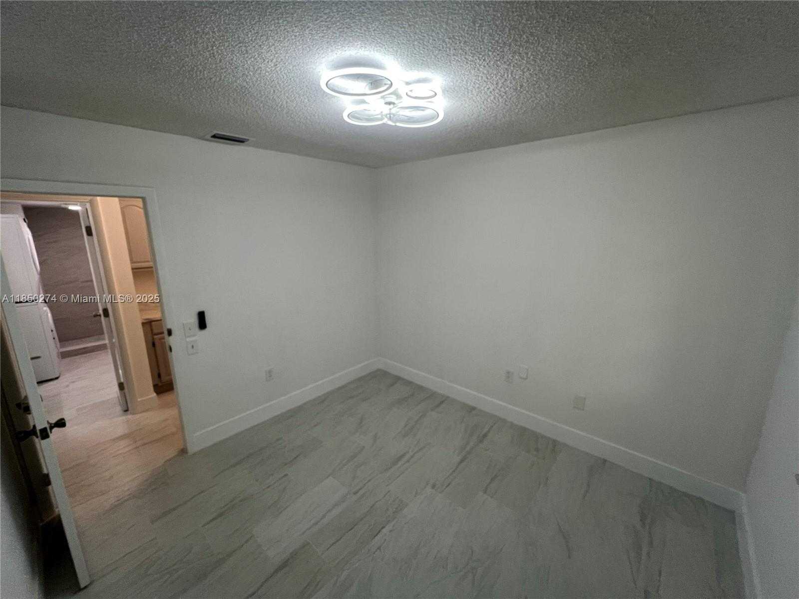 Small Image of 9501 EAST CALUSA CLUB DR, Miami Number 29