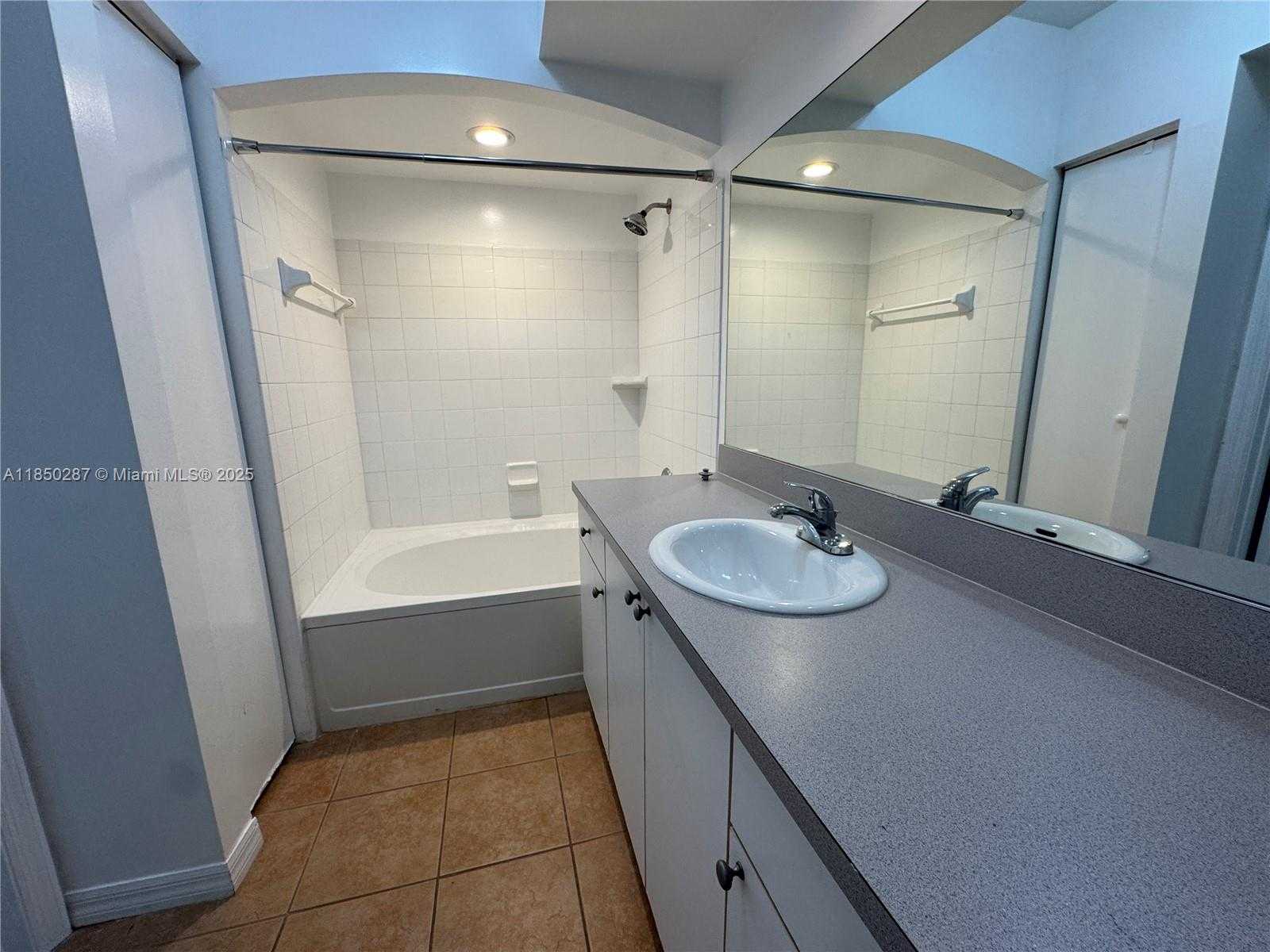 Small Image of 9201 COLLINS AVE #323, Surfside Number 12