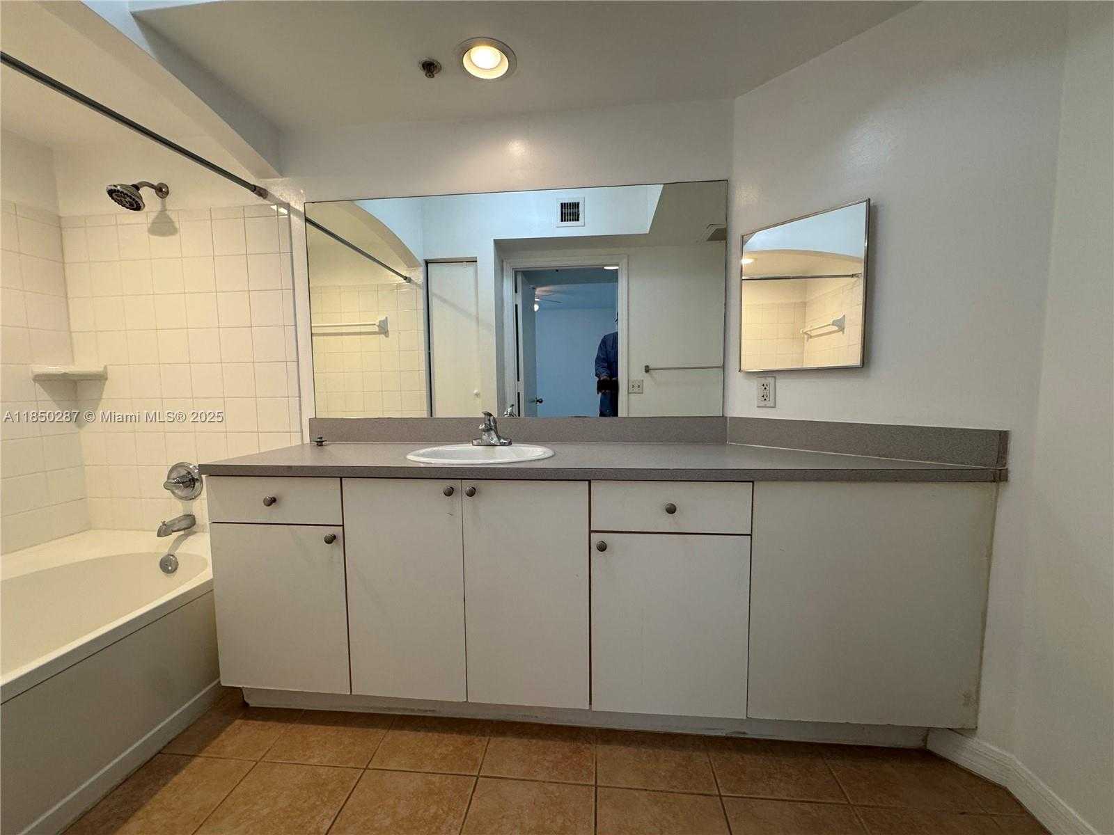 Small Image of 9201 COLLINS AVE #323, Surfside Number 13