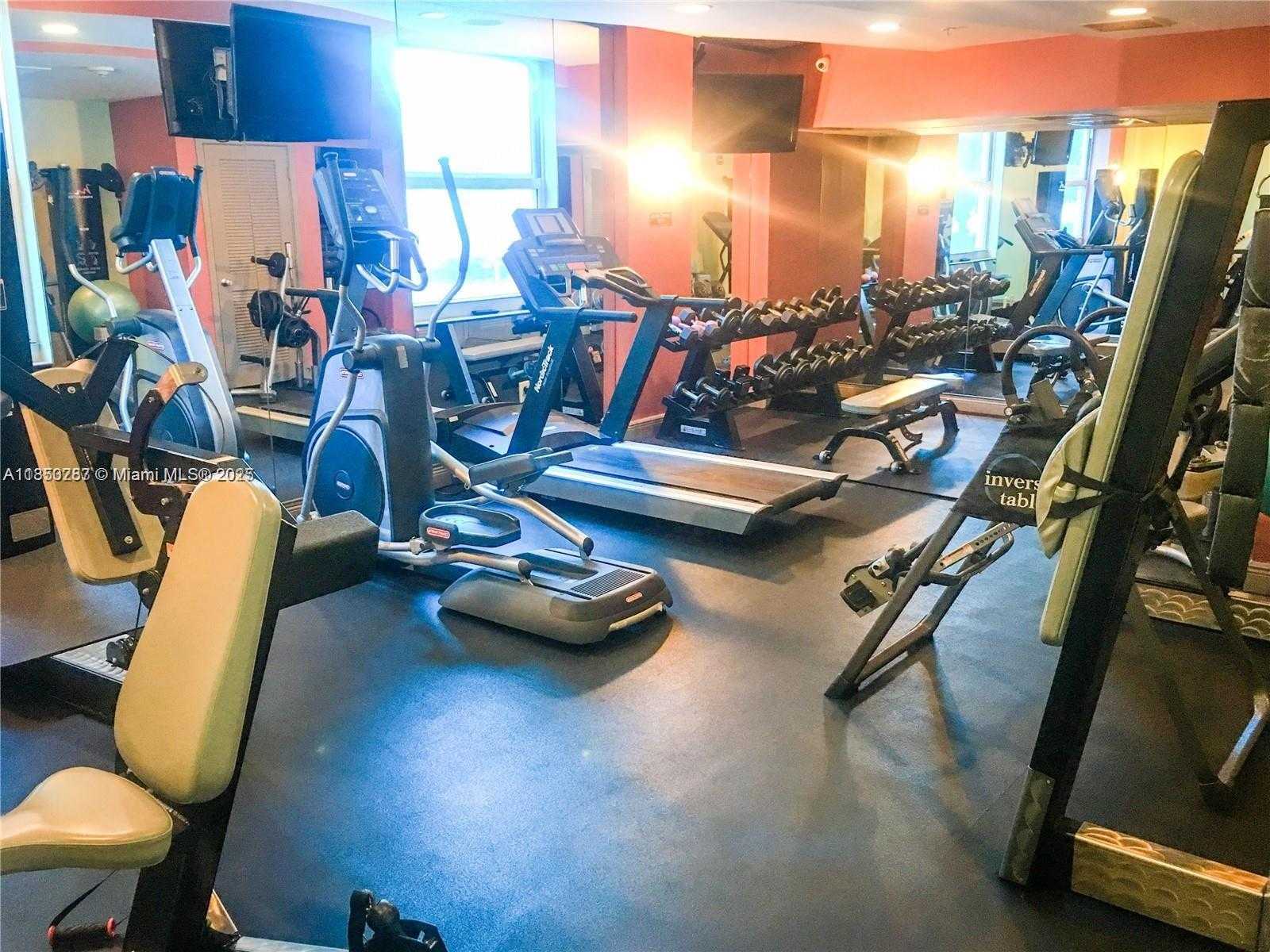 Small Image of 9201 COLLINS AVE #323, Surfside Number 17