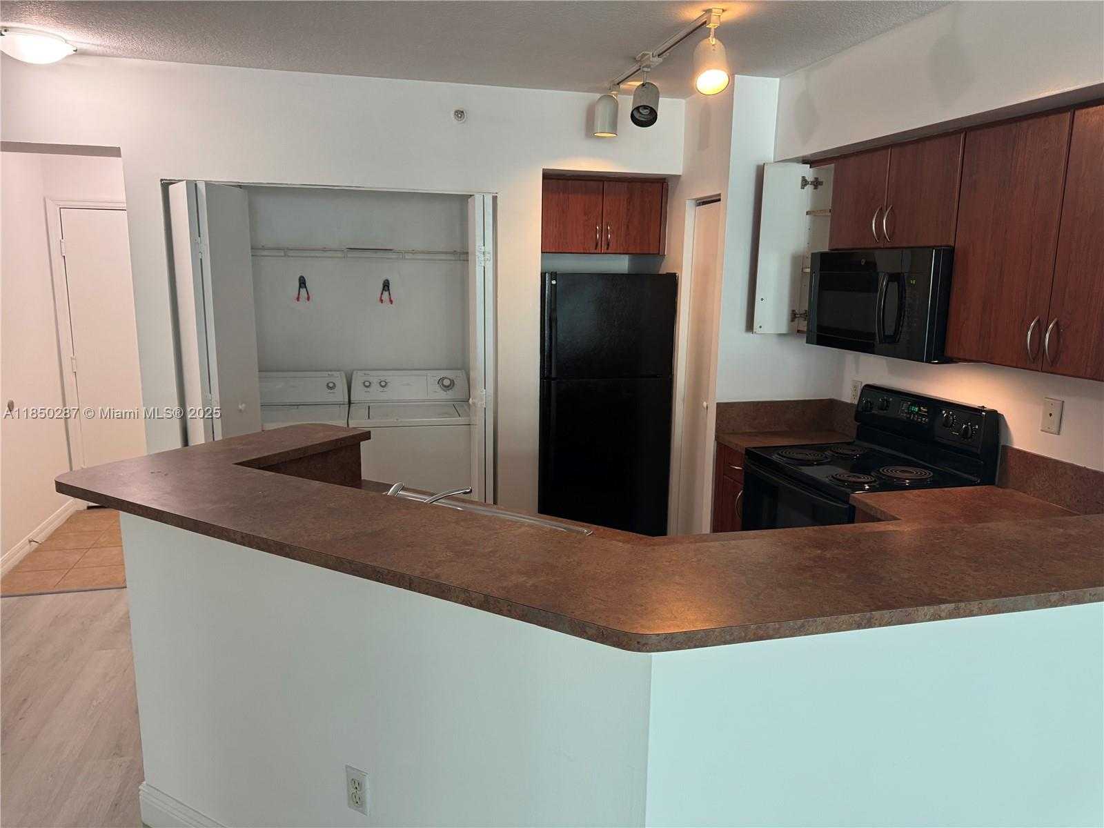 Small Image of 9201 COLLINS AVE #323, Surfside Number 8