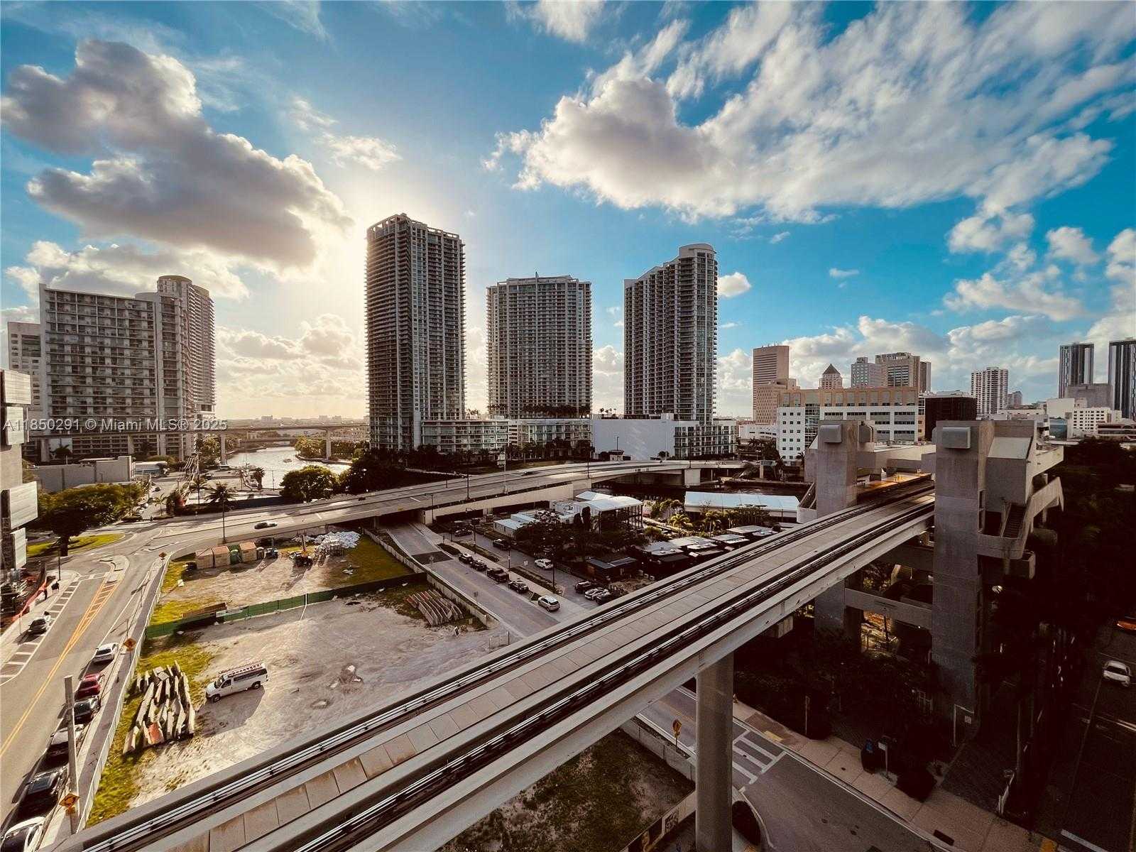 Small Image of 31 SOUTH EAST 6TH ST #1101, Miami Number 21