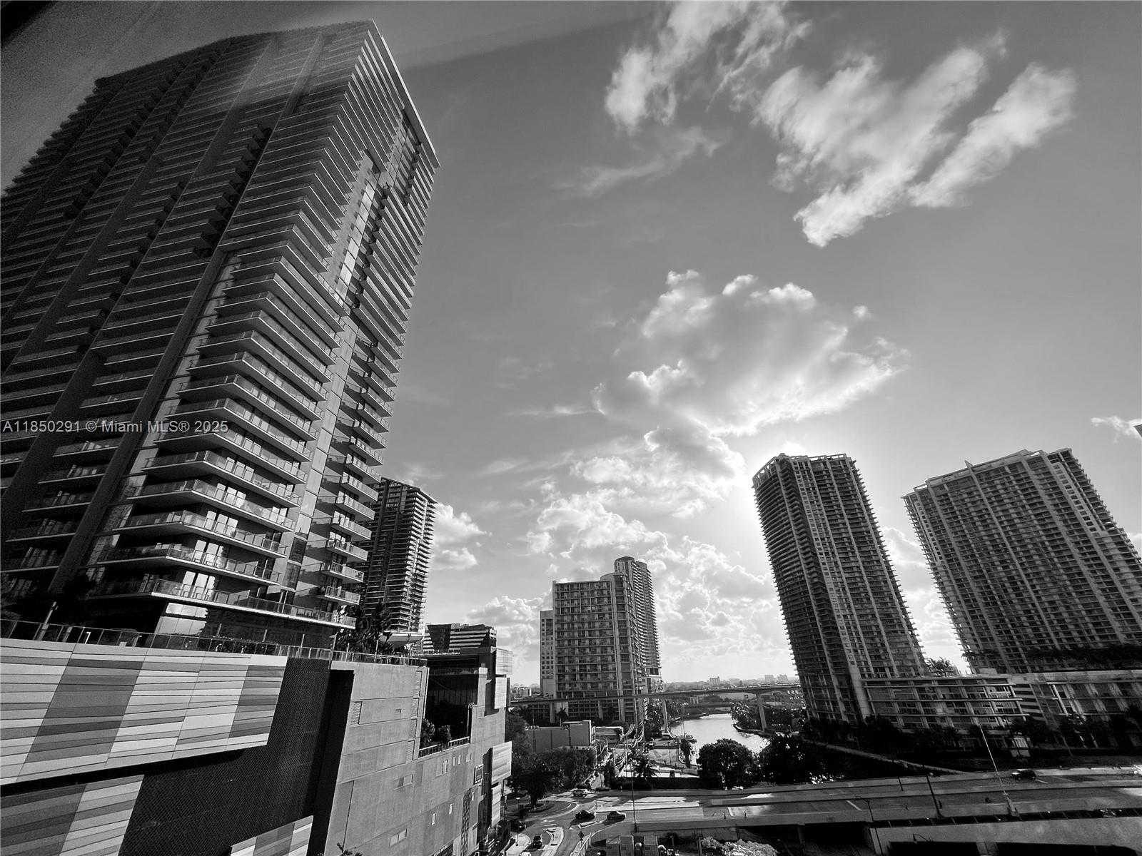 Small Image of 31 SOUTH EAST 6TH ST #1101, Miami Number 30