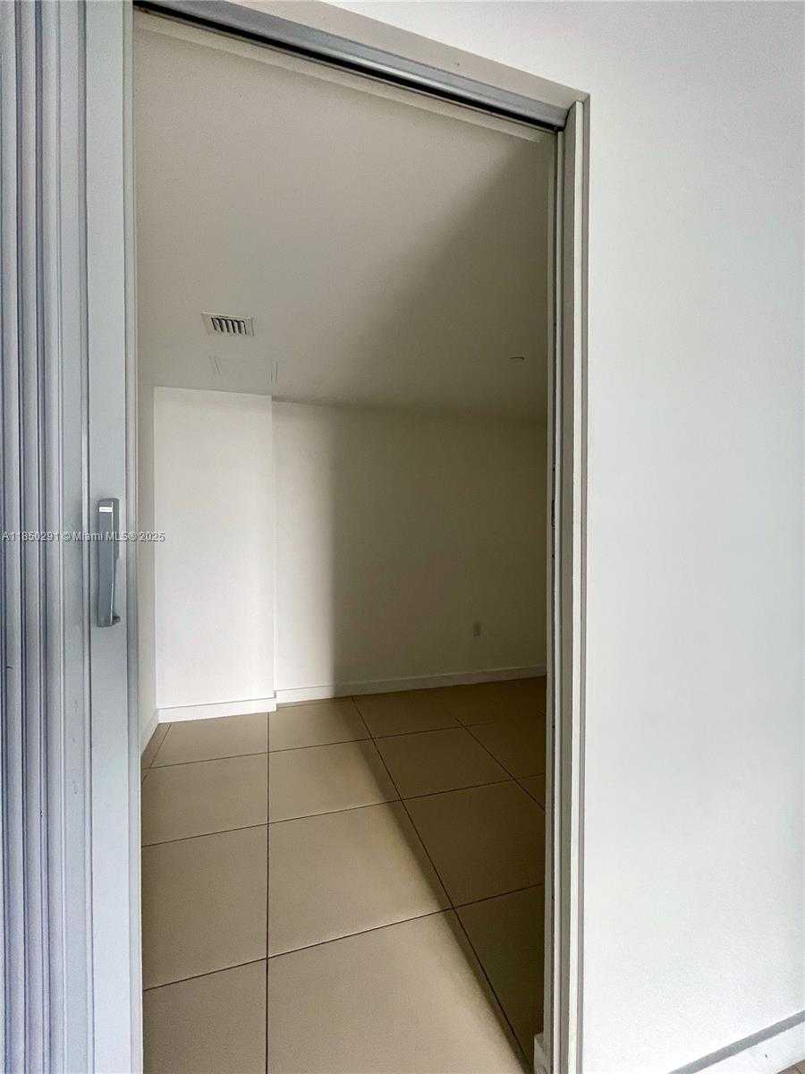 Small Image of 31 SOUTH EAST 6TH ST #1101, Miami Number 7