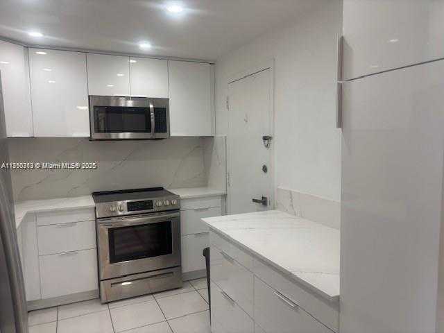 Small Image of 300 BAYVIEW DR #509, Sunny Isles Beach Number 32