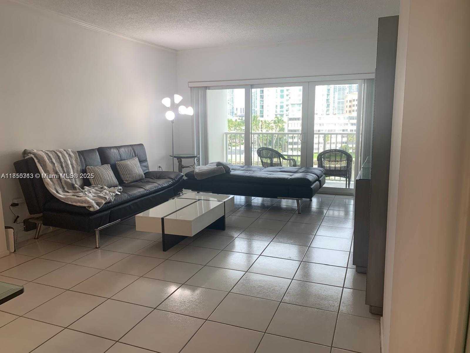 Small Image of 300 BAYVIEW DR #509, Sunny Isles Beach Number 7