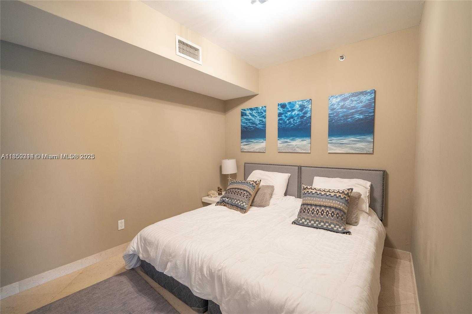 Small Image of 7000 ISLAND BLVD #608, Aventura Number 13