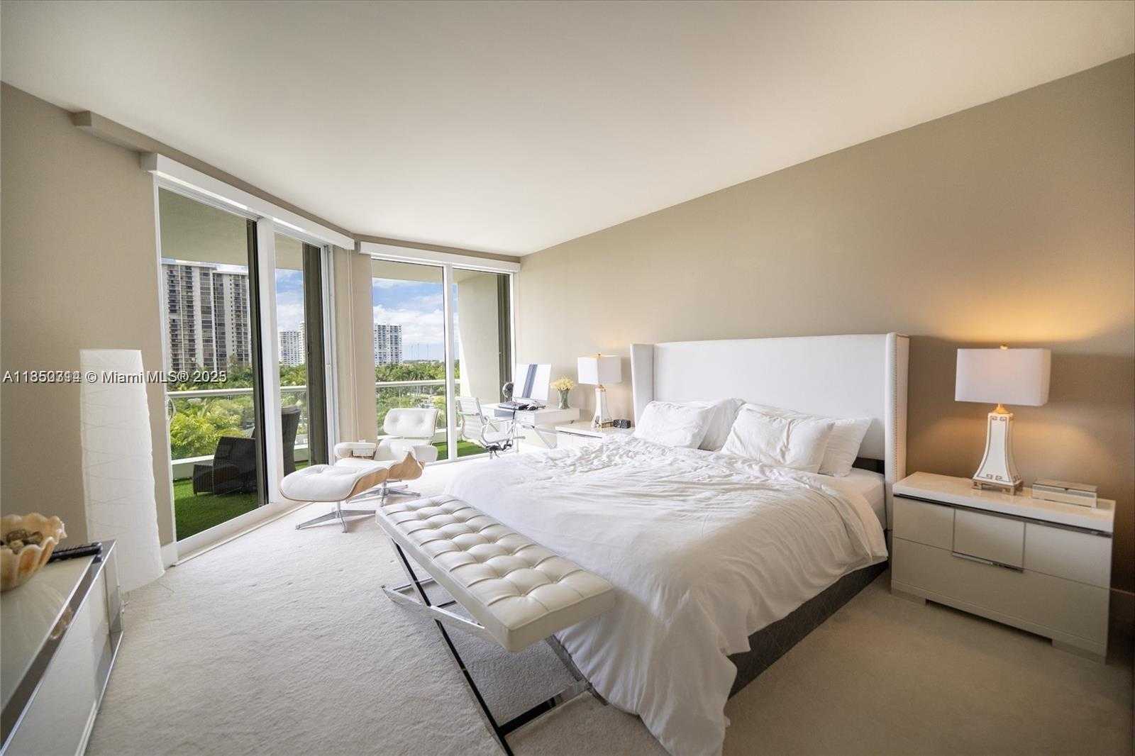 Small Image of 7000 ISLAND BLVD #608, Aventura Number 15