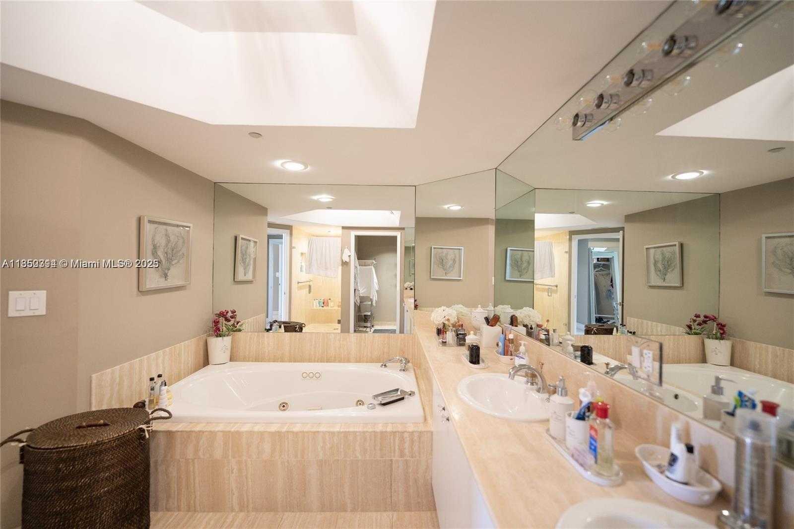 Small Image of 7000 ISLAND BLVD #608, Aventura Number 17