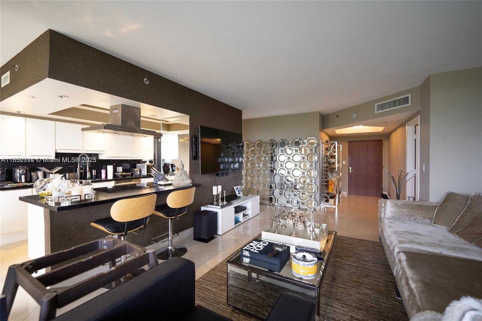 Small Image of 7000 ISLAND BLVD #608, Aventura Number 3