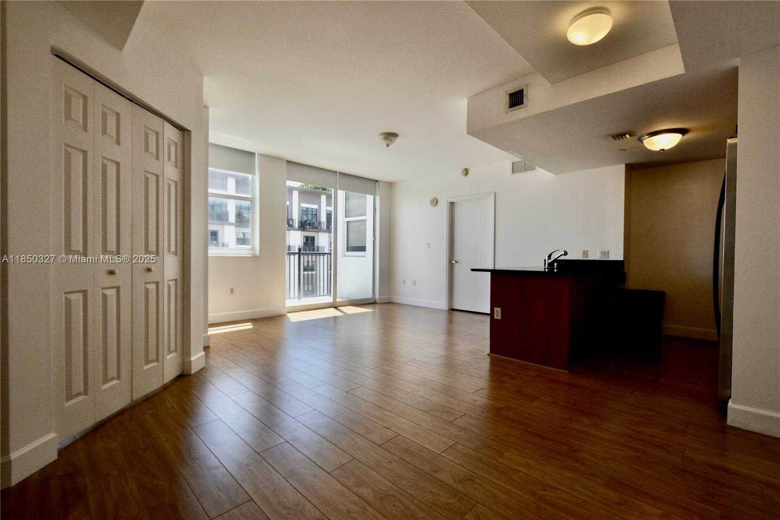 Small Image of 4100 SALZEDO ST #919, Coral Gables Number 14