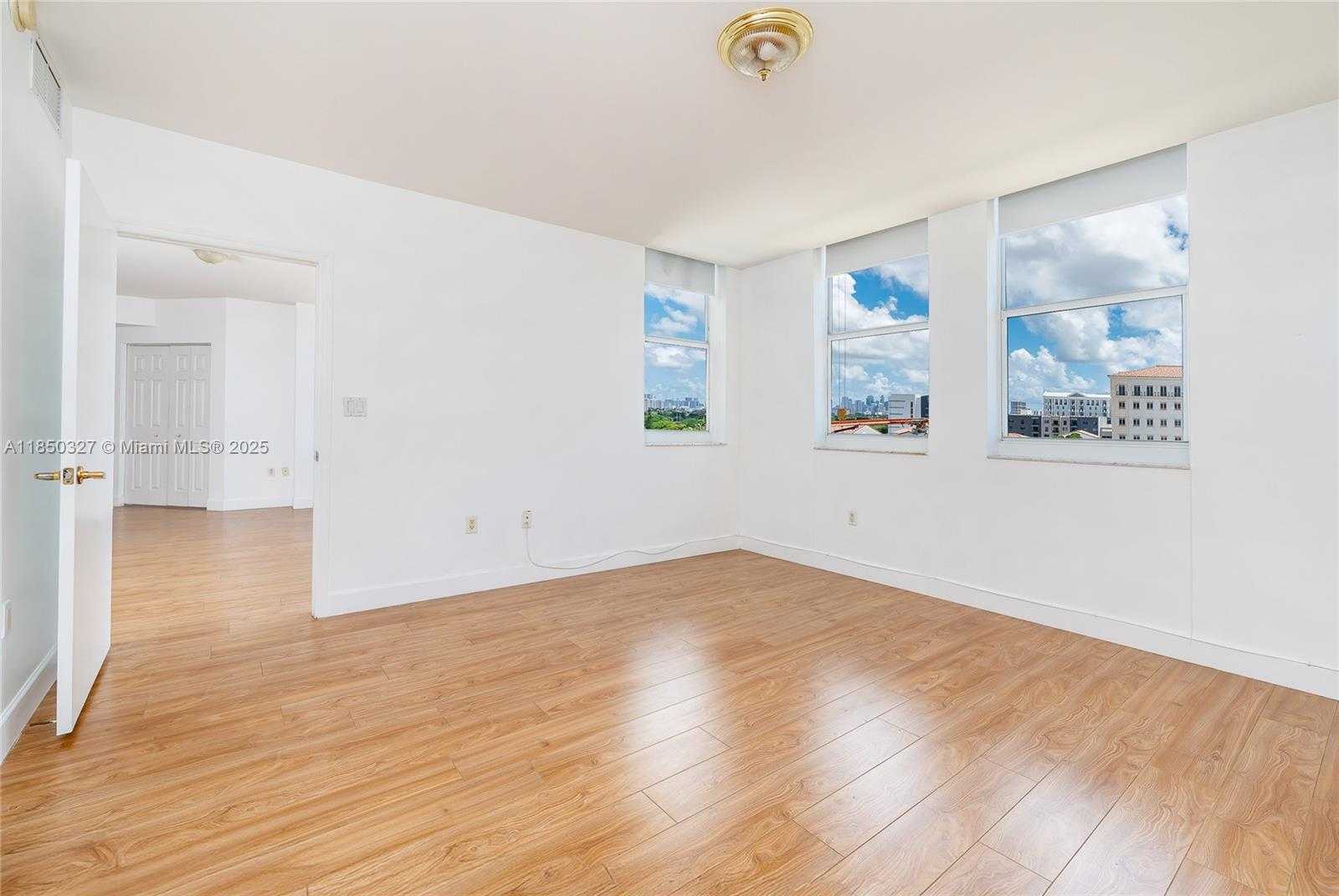 Small Image of 4100 SALZEDO ST #919, Coral Gables Number 16