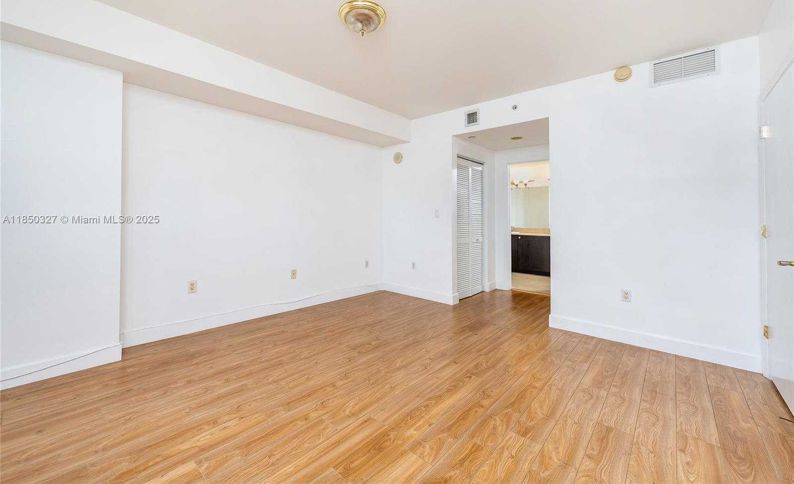 Small Image of 4100 SALZEDO ST #919, Coral Gables Number 17
