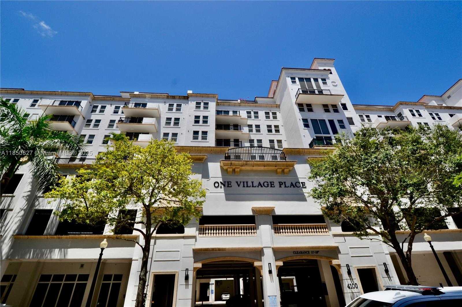 Small Image of 4100 SALZEDO ST #919, Coral Gables Number 3