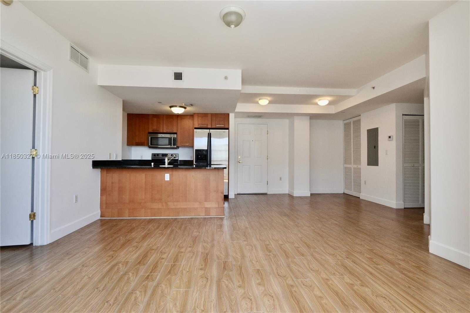 Small Image of 4100 SALZEDO ST #919, Coral Gables Number 4