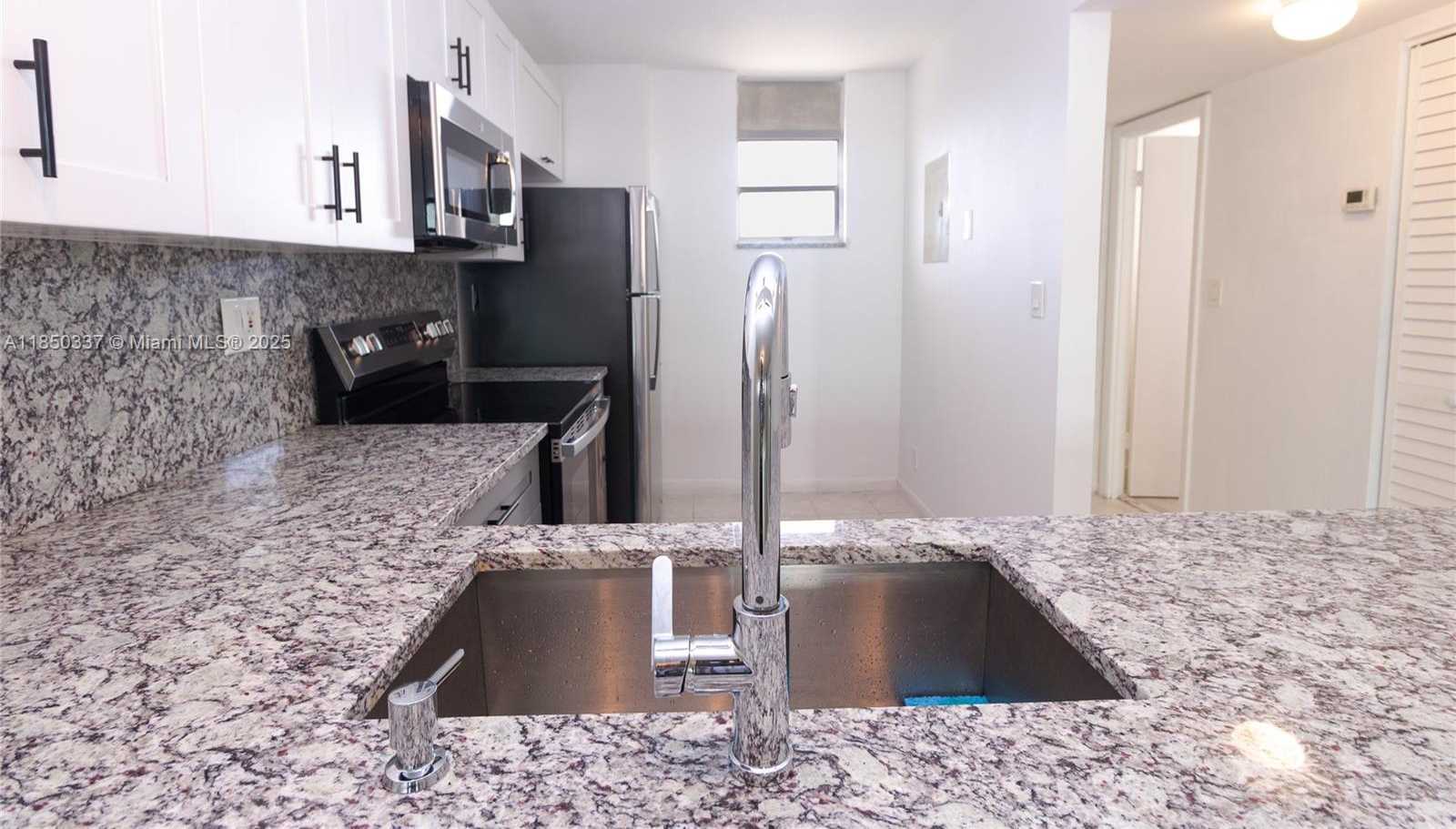 Small Image of 2903 NORTH MIAMI BEACH BLVD #808, North Miami Beach Number 4