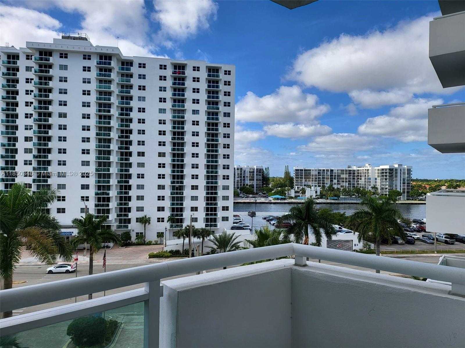Small Image of 3001 SOUTH OCEAN DR #639, Hollywood Number 14
