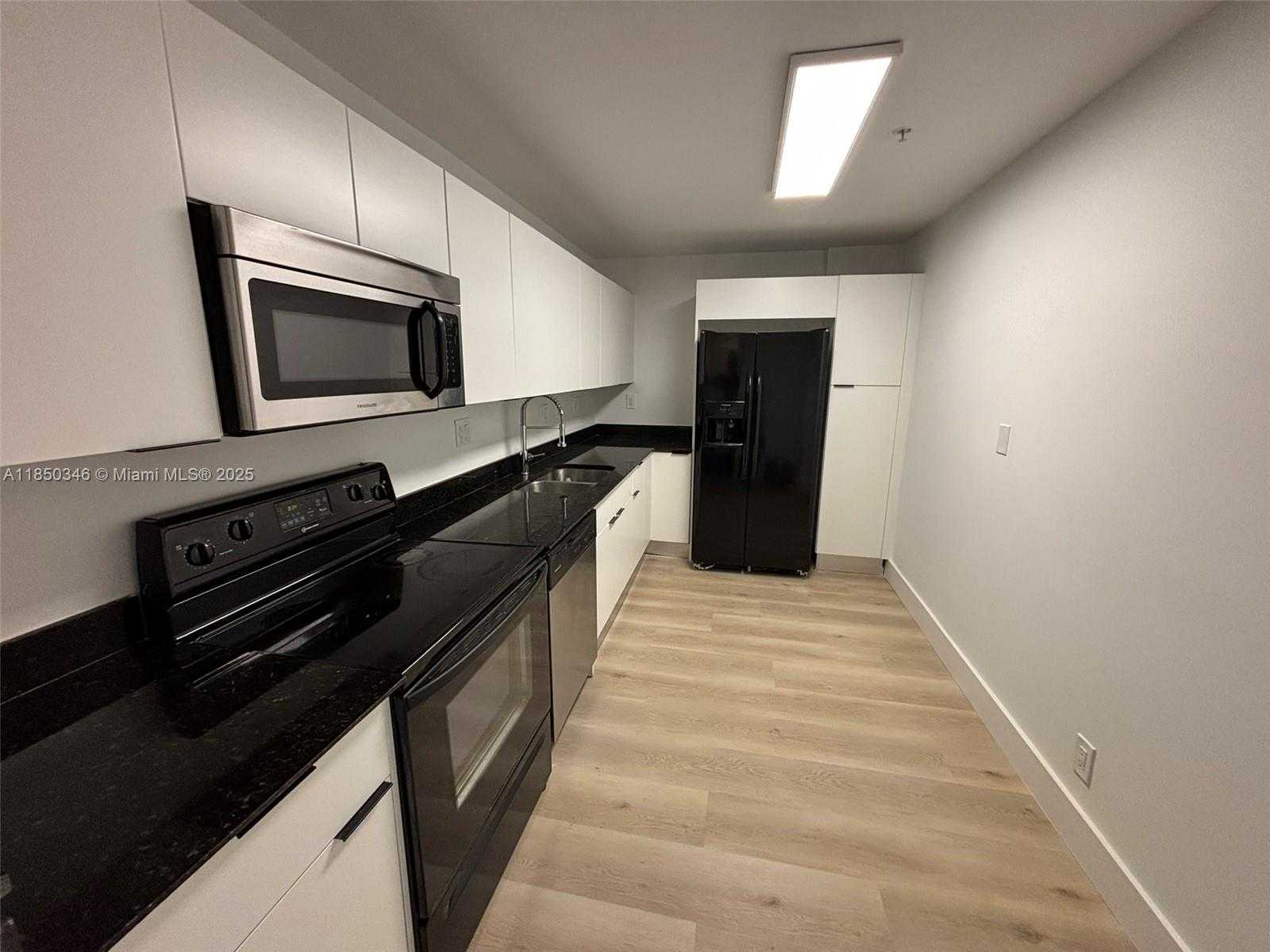 Small Image of 3001 SOUTH OCEAN DR #639, Hollywood Number 4