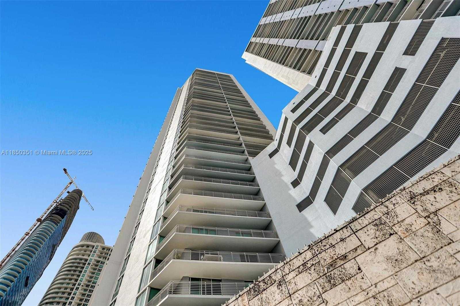 Small Image of 335 SOUTH BISCAYNE BLVD #2501, Miami Number 10