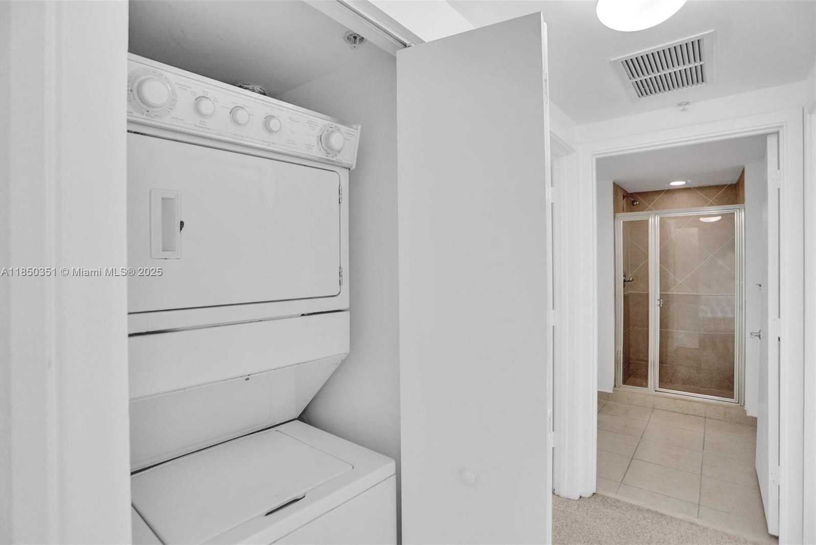 Small Image of 335 SOUTH BISCAYNE BLVD #2501, Miami Number 17