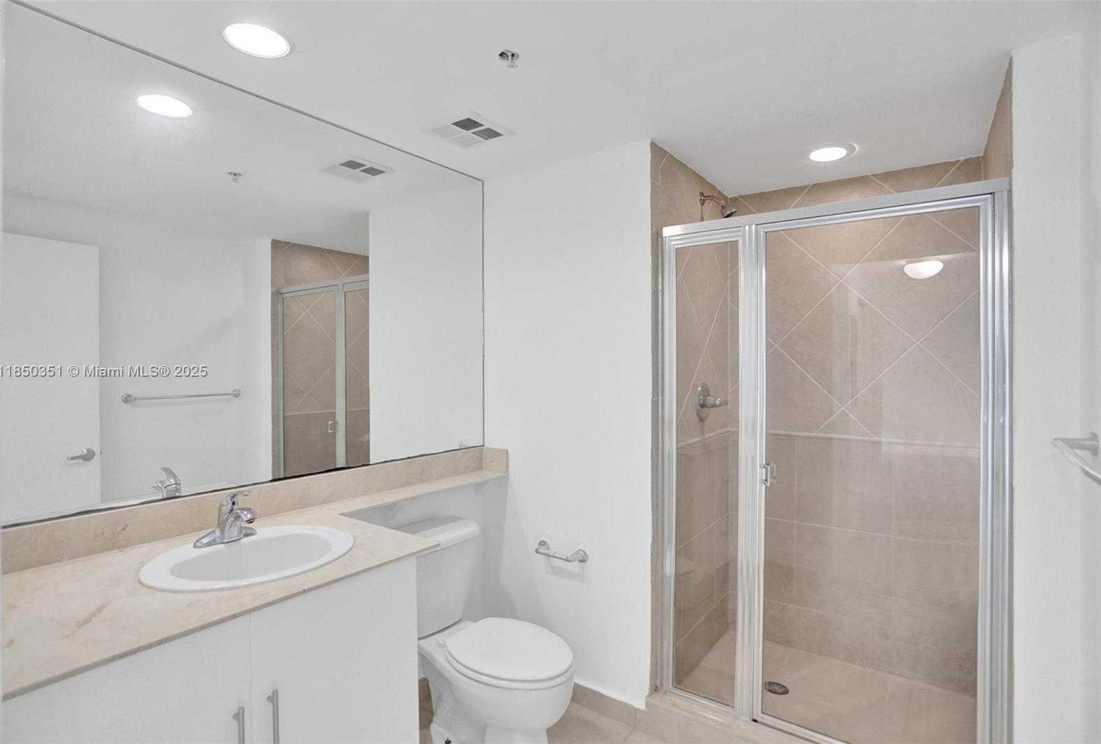 Small Image of 335 SOUTH BISCAYNE BLVD #2501, Miami Number 19