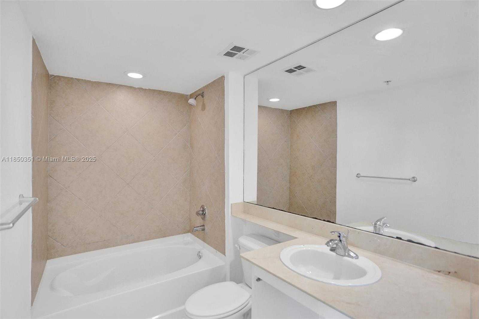 Small Image of 335 SOUTH BISCAYNE BLVD #2501, Miami Number 20
