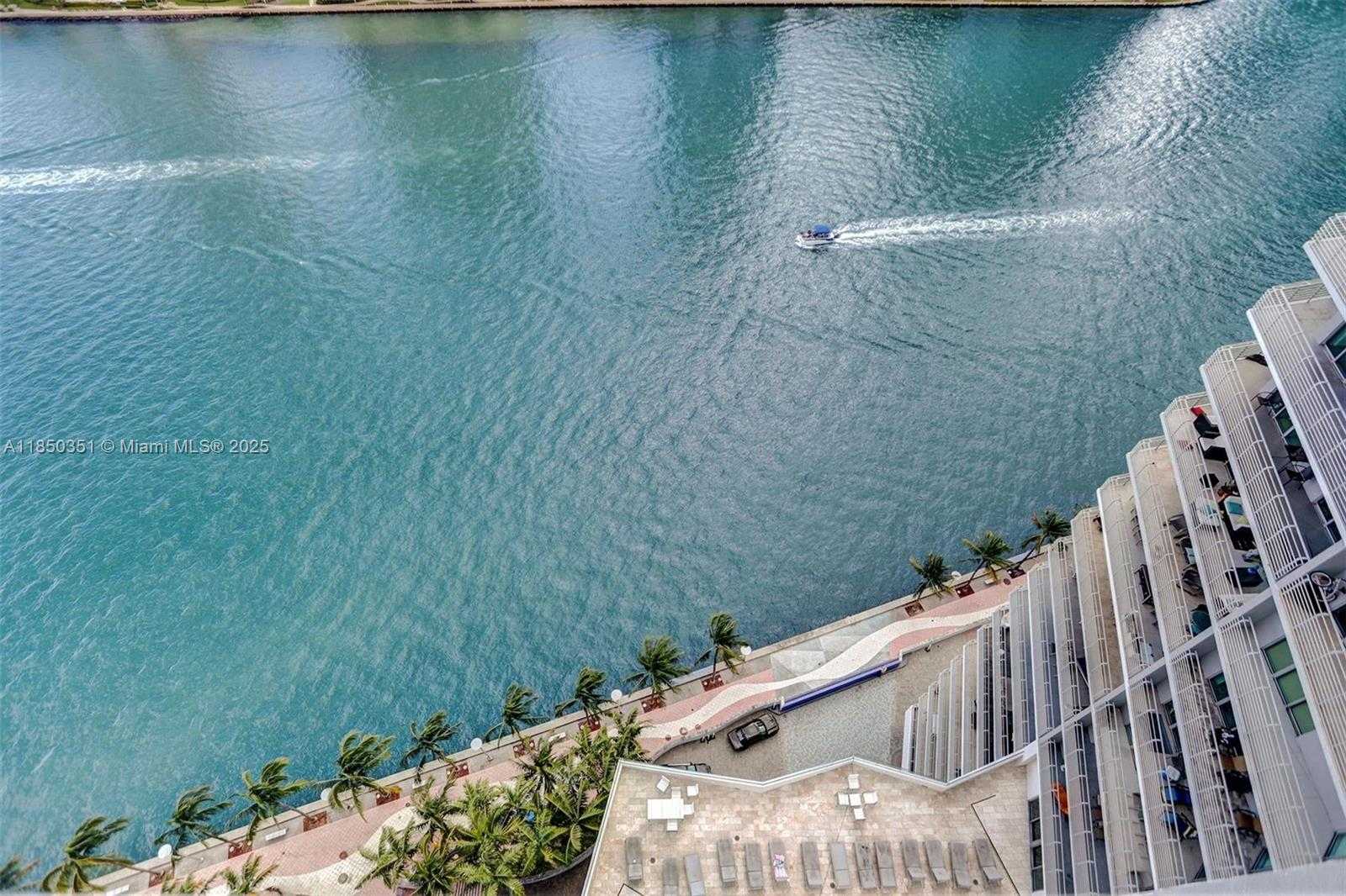 Small Image of 335 SOUTH BISCAYNE BLVD #2501, Miami Number 6