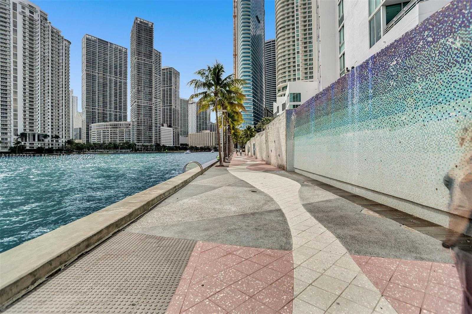 Small Image of 335 SOUTH BISCAYNE BLVD #2501, Miami Number 7