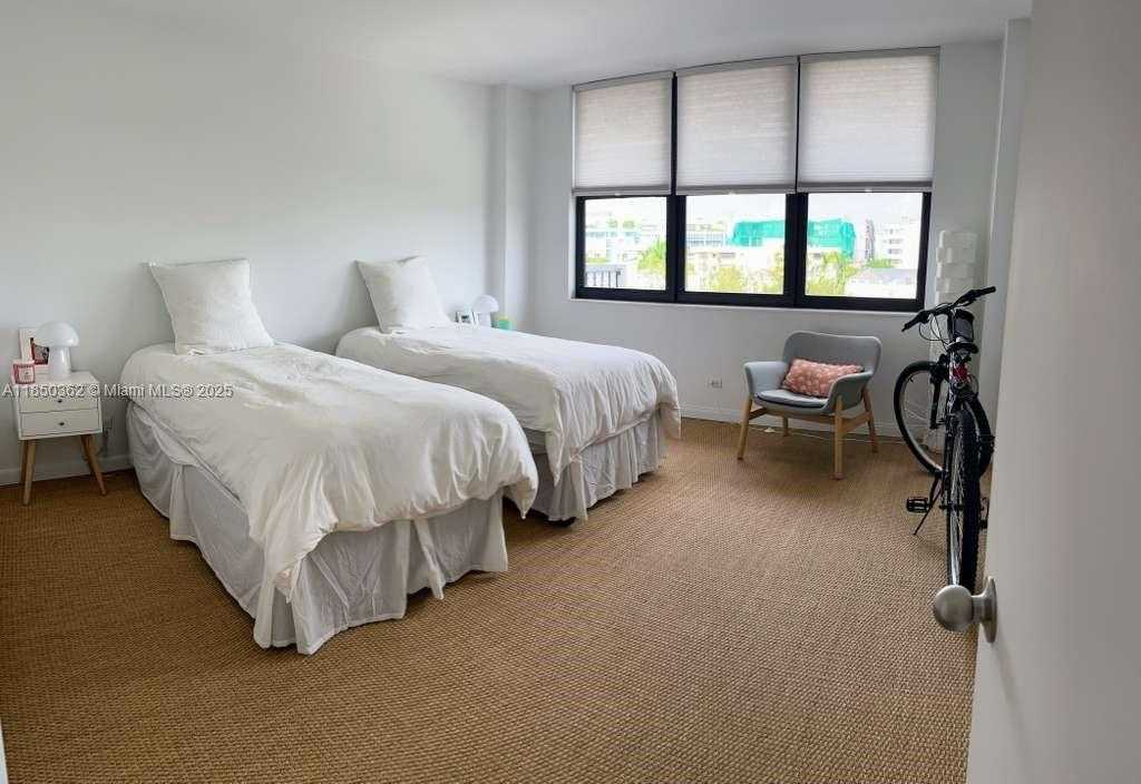 Small Image of 10101 EAST BAY HARBOR DR #610, Bay Harbor Islands Number 25