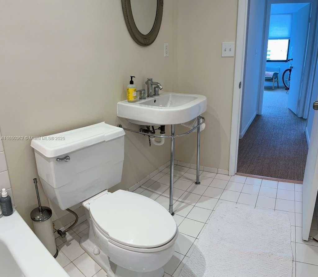 Small Image of 10101 EAST BAY HARBOR DR #610, Bay Harbor Islands Number 27