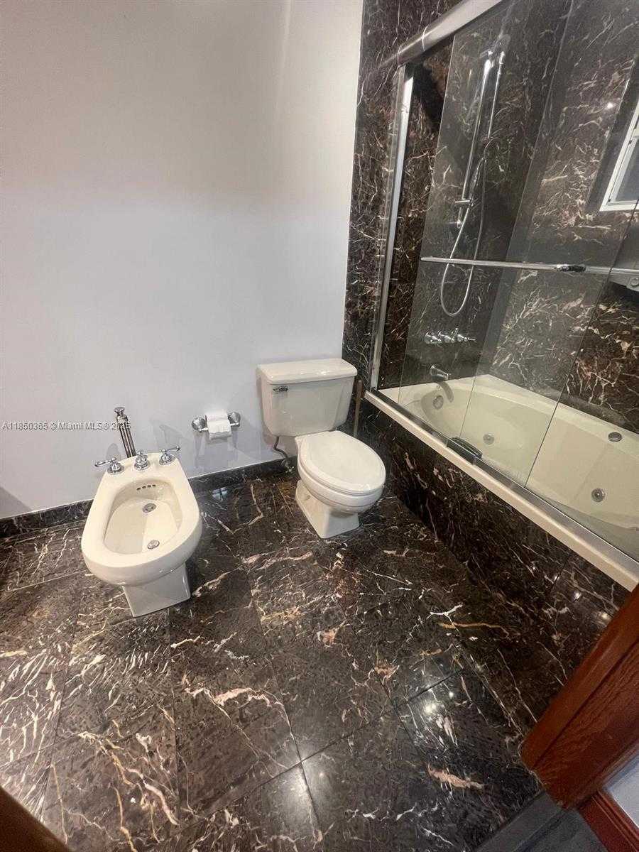 Small Image of 5221 SOUTH WEST 154TH PL, Miami Number 13