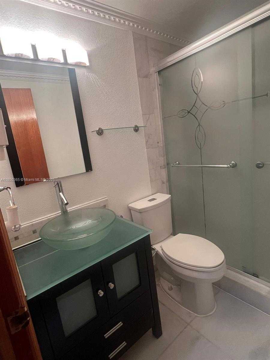 Small Image of 5221 SOUTH WEST 154TH PL, Miami Number 15