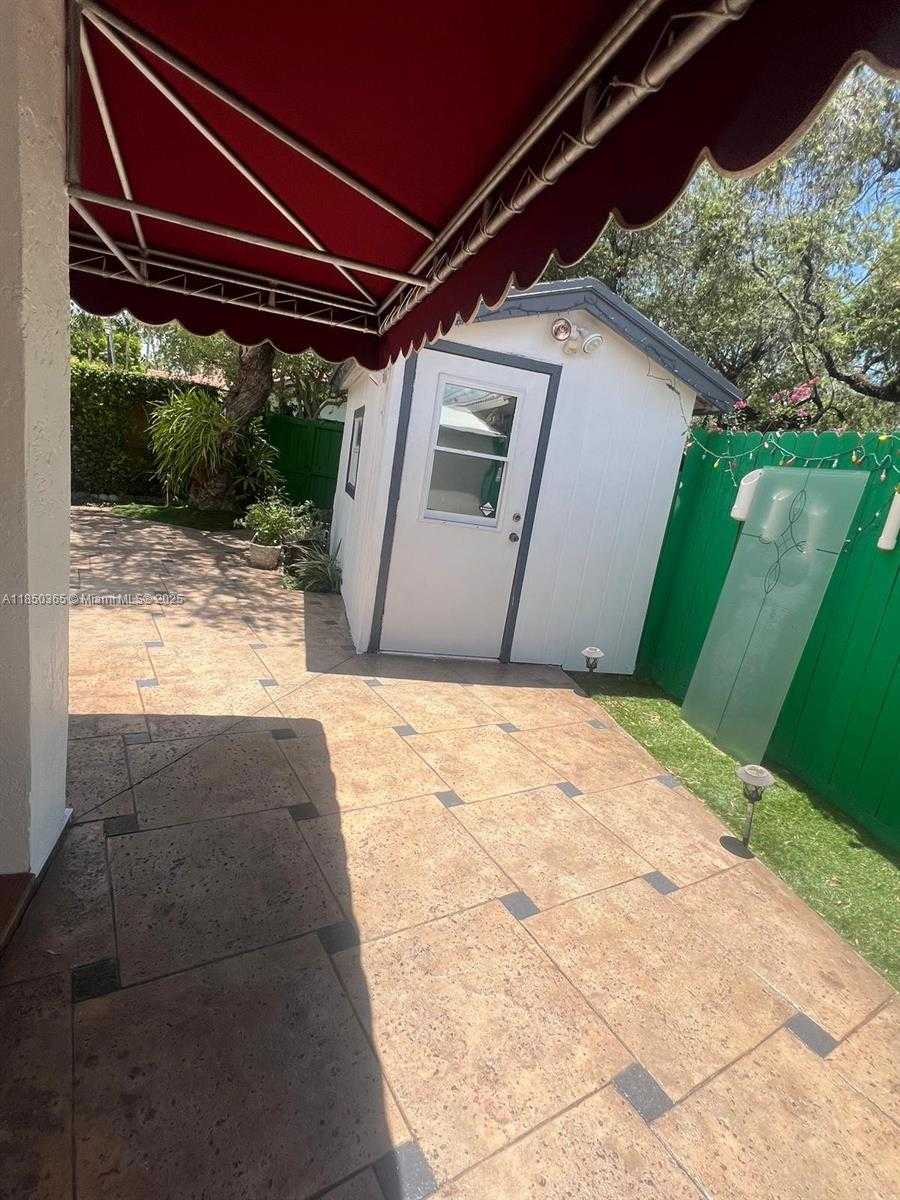 Small Image of 5221 SOUTH WEST 154TH PL, Miami Number 23